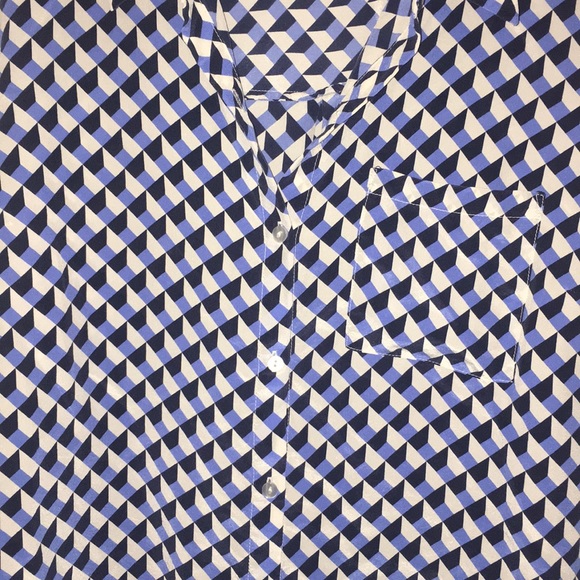Geometric Button-Up - Picture 4 of 4